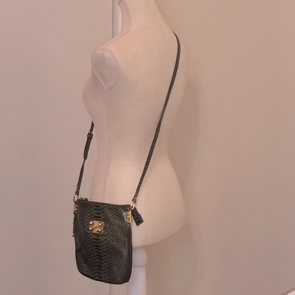 Gianni Bini Crossbody Charcoal Embossed Leather // Gold hardware - Picture 2 of 11